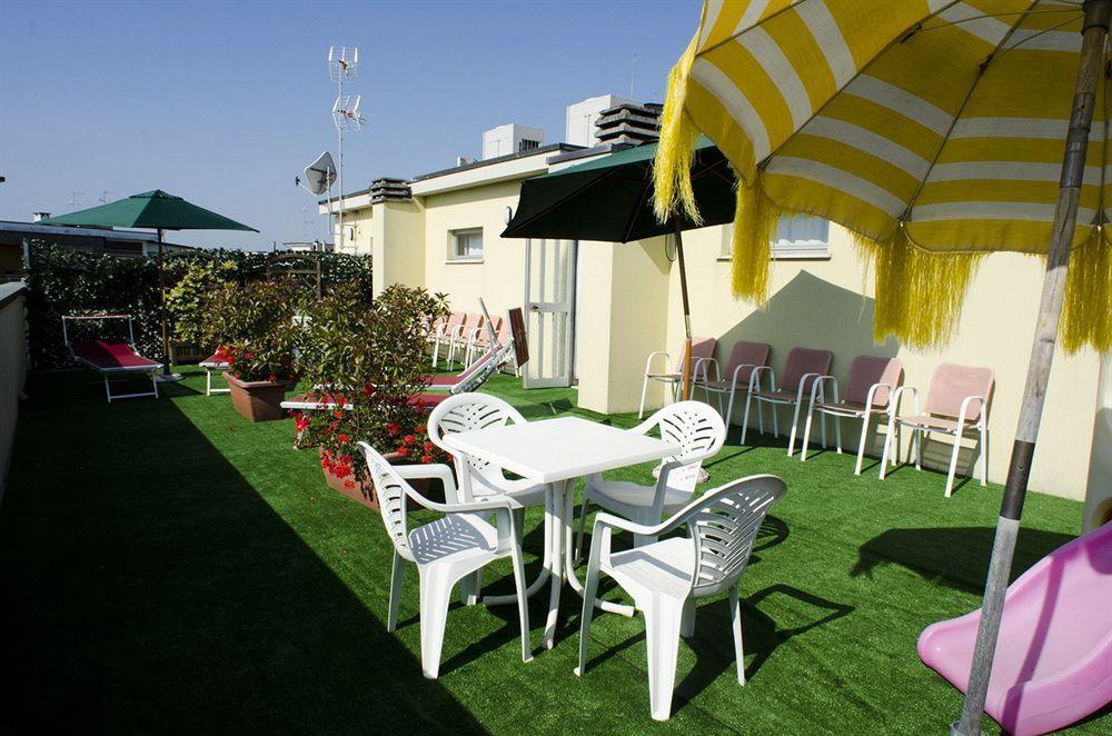 Hotel Olympic Milano Marittima Bagian luar foto