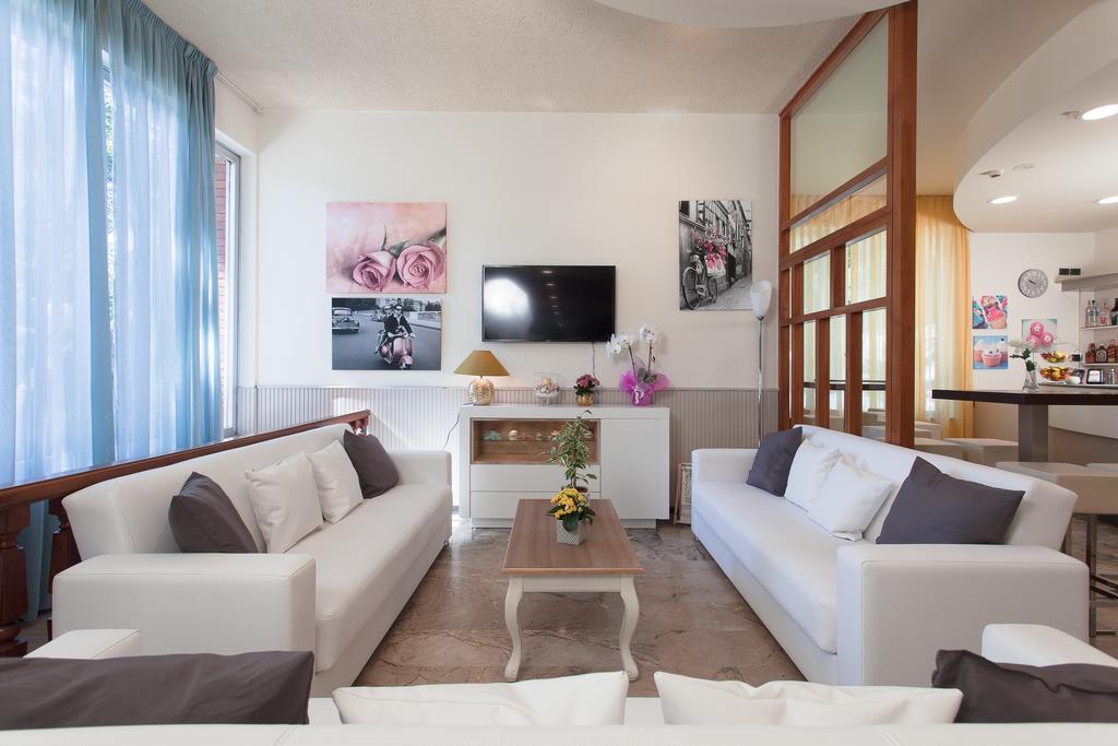 Hotel Olympic Milano Marittima Bagian luar foto