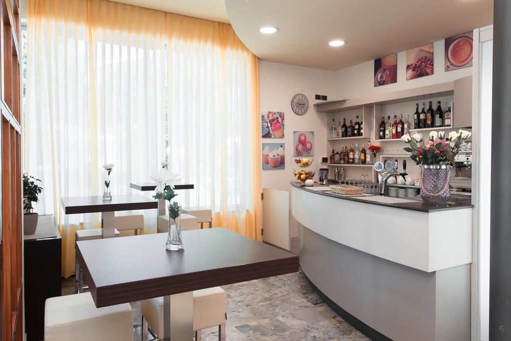 Hotel Olympic Milano Marittima Bagian luar foto