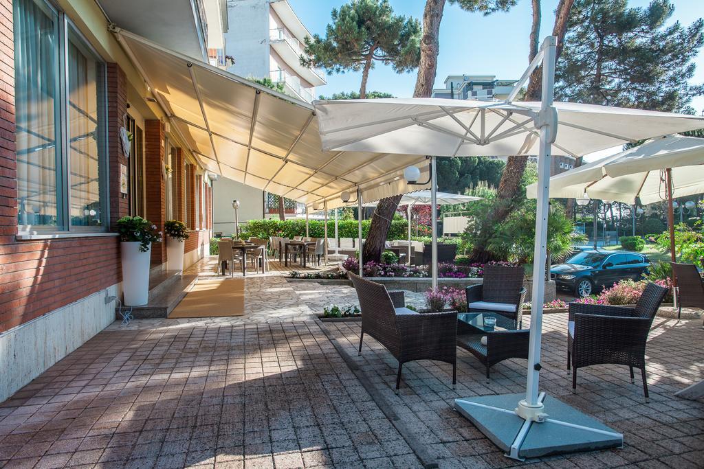 Hotel Olympic Milano Marittima Bagian luar foto