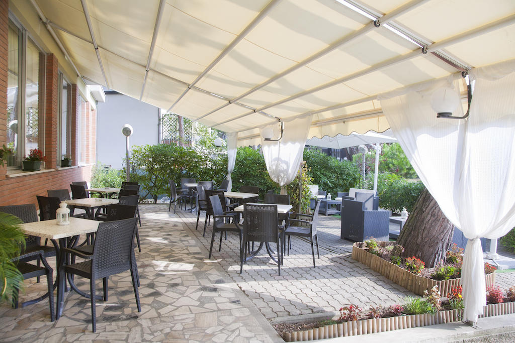 Hotel Olympic Milano Marittima Bagian luar foto